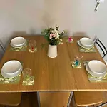 Spacious Ground Floor 2 Bed By Lains Lettings