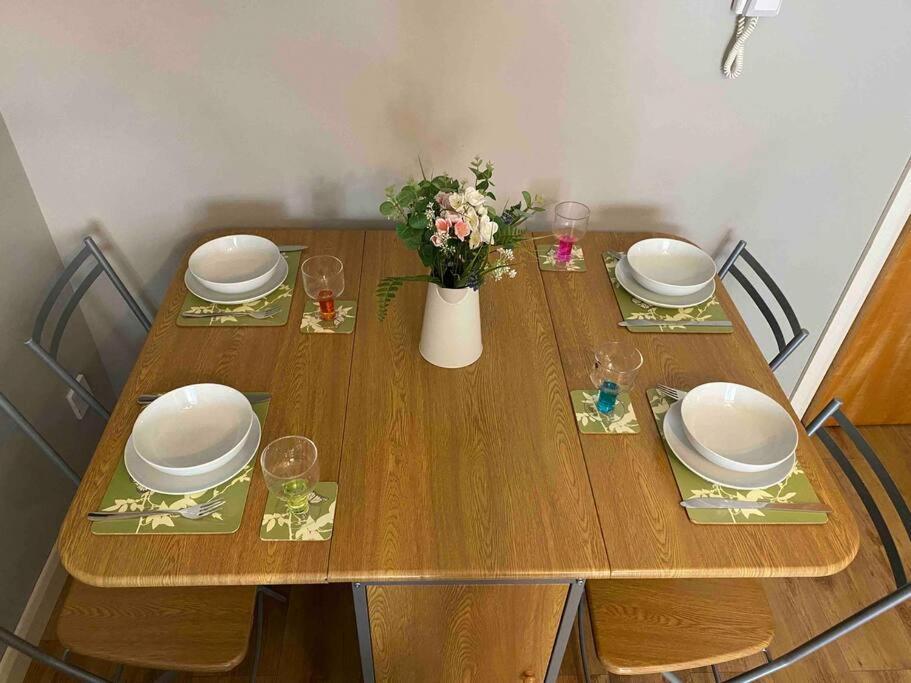 Spacious Ground Floor 2 Bed By Lains Lettings